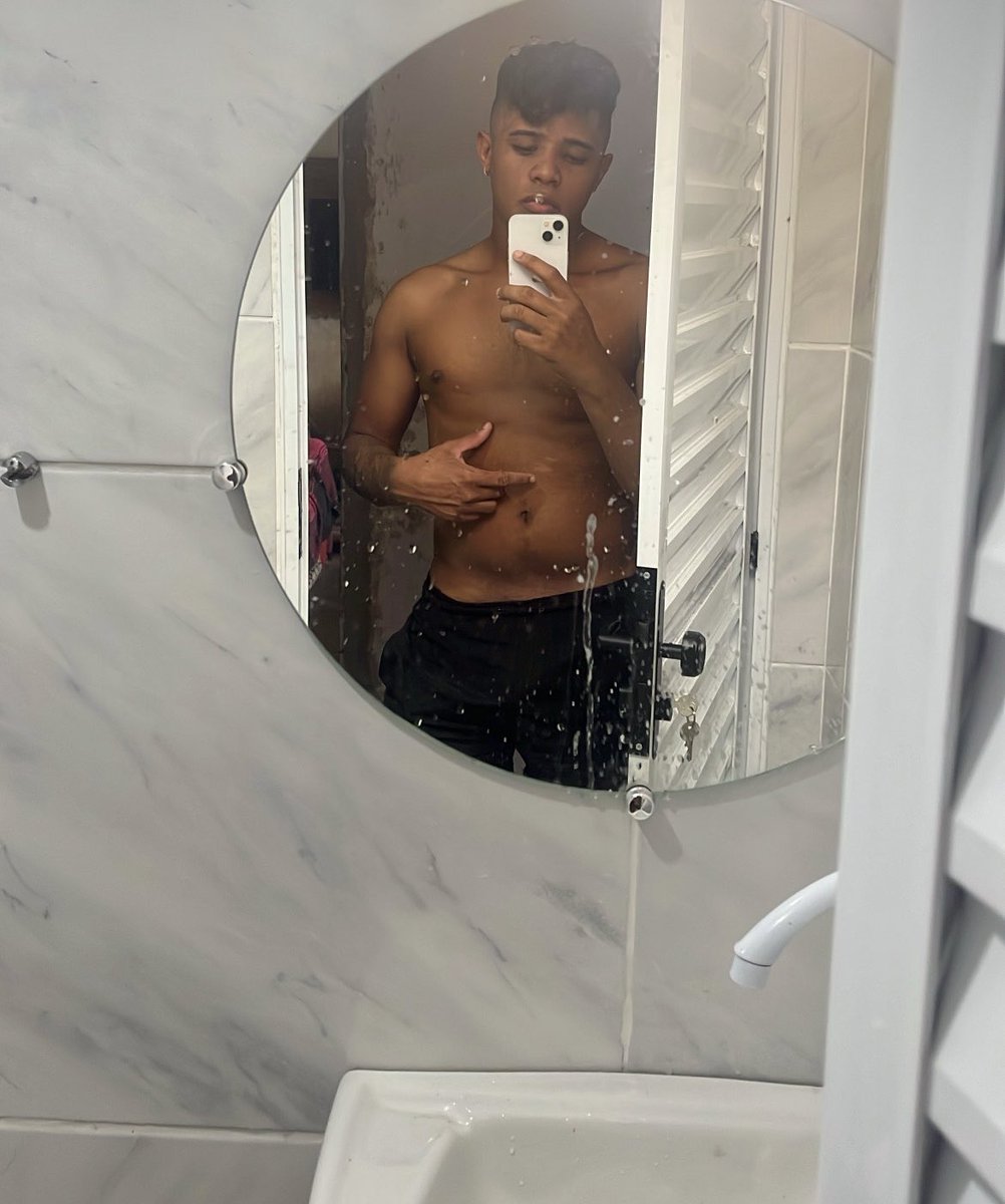 Espelho limpinho graças a Deus💅😂