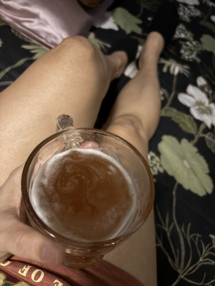 GalOutOfControl's tweet image. मेरे हिस्से में वो ज़िन्दगी आई है जिसे जीने
के लिए शरीर में नहीं गांड़ में दम होना चाहिए

#Sunday #Cheers 🍻