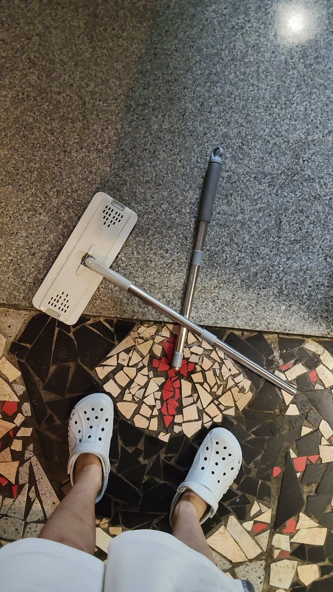 всесвіт не дуже хоче шоб я сьогодні прибирали