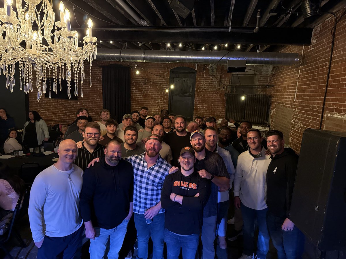 CoachRidings's tweet image. Great Spring!  What a weekend! #RUN 

@UFOilersFB