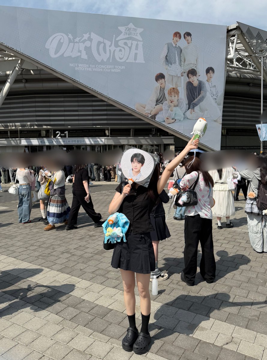 3일 내내 저와 만나준 누나들 반갑게 인사 나눠주고 소중한 선물도 막 챙겨주고,, 너무 행복했어요 ~ ^_^ 
위시 파이팅! 위즈니의 돌아온 현생도 파이팅!