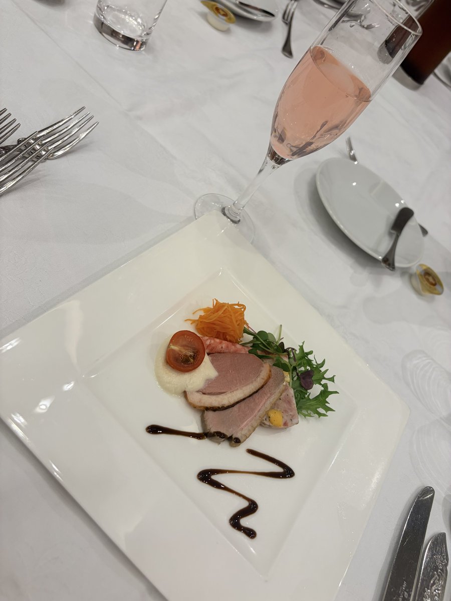 亜唯子 tweet media