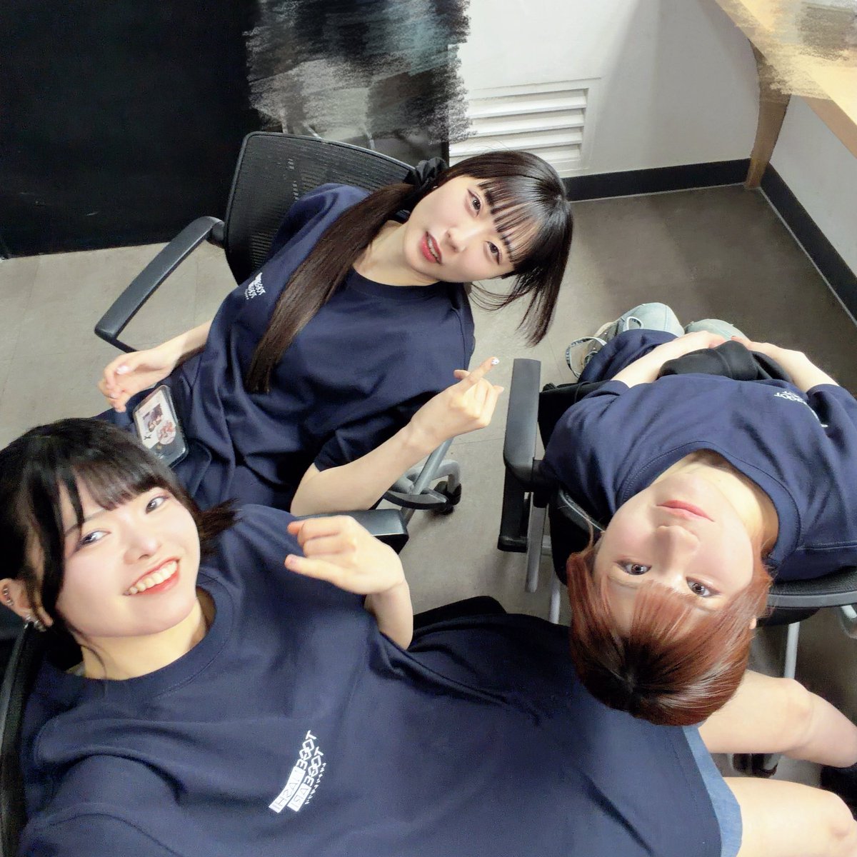 ローディング tweet media