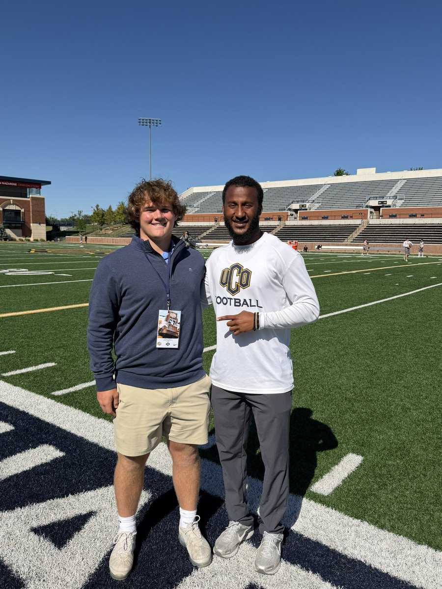 J_blackburn21's tweet photo. Had a great time at the @ucobronchofb spring game yesterday, thanks for having me out!

@Coachkamlang @AdamDorrel @Pbriningstool @Coach_ESM @Rick6Roberts @TGurley81 @PrepRedzoneNext @BMCHS_FT @tcunningham92 @MossisMadu https://t.co/OqTkCpnIxF