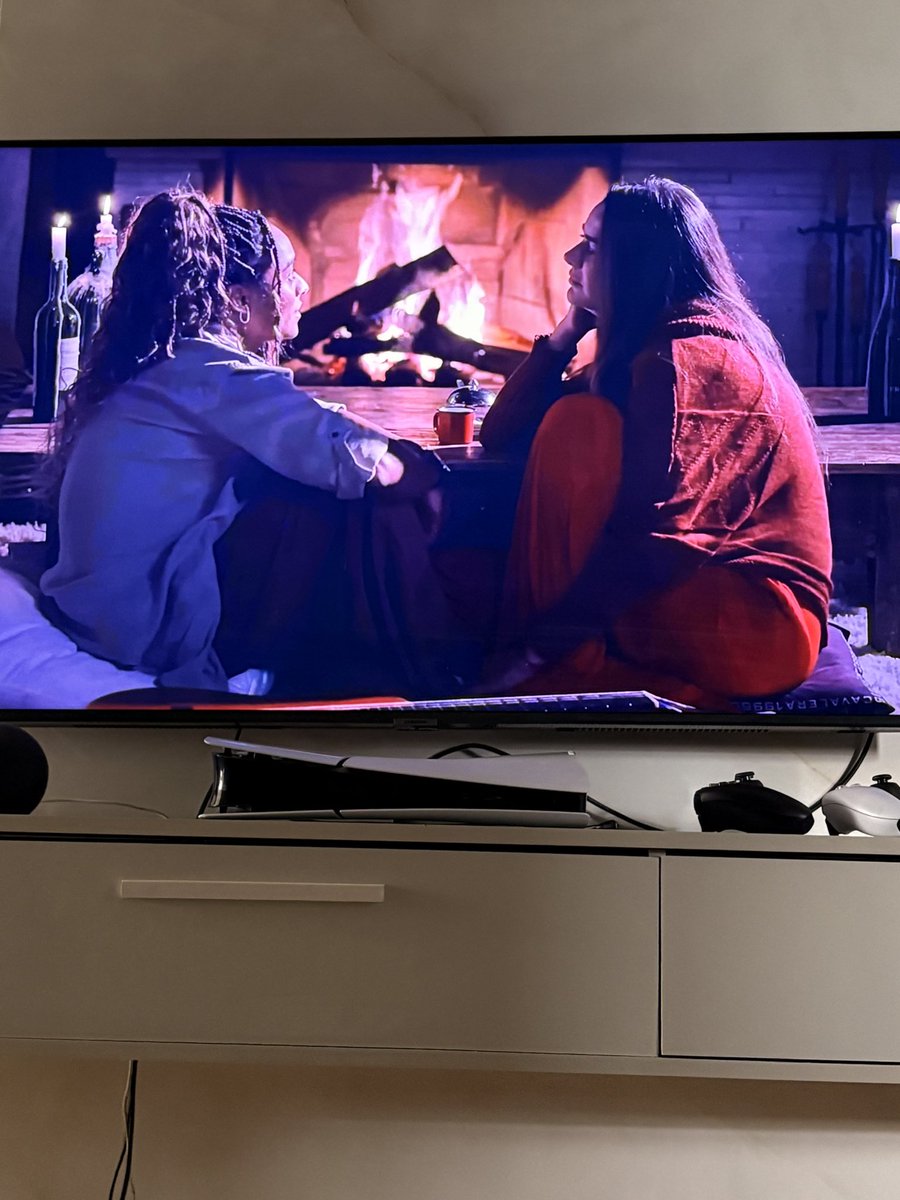 Assistindo a melhor websérie que lançou esse ano!!
Uma saudade de episódios novos🥹🥰