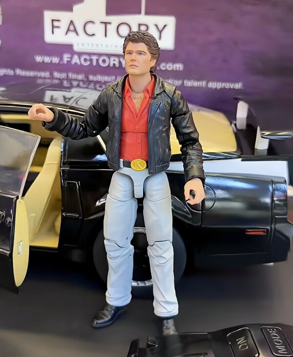 ToyNewsInterna1's tweet image. New Look At The Factory Entertainment And Ramen #Toys 1/12 Scale Knight Rider K.I.T.T. And Michael Knight Set dlvr.it/TS6dRB