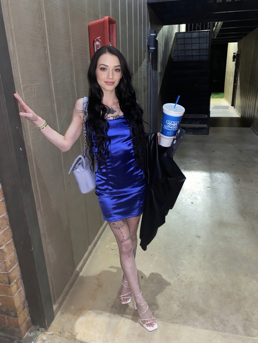 Lizzy Jones tweet media