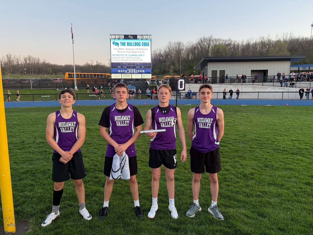 GoatCr72984's tweet image. 4x4 Nodaway valley Middle school record 3:59.22 #track #4x4 #record #viral #GodNeverFails
