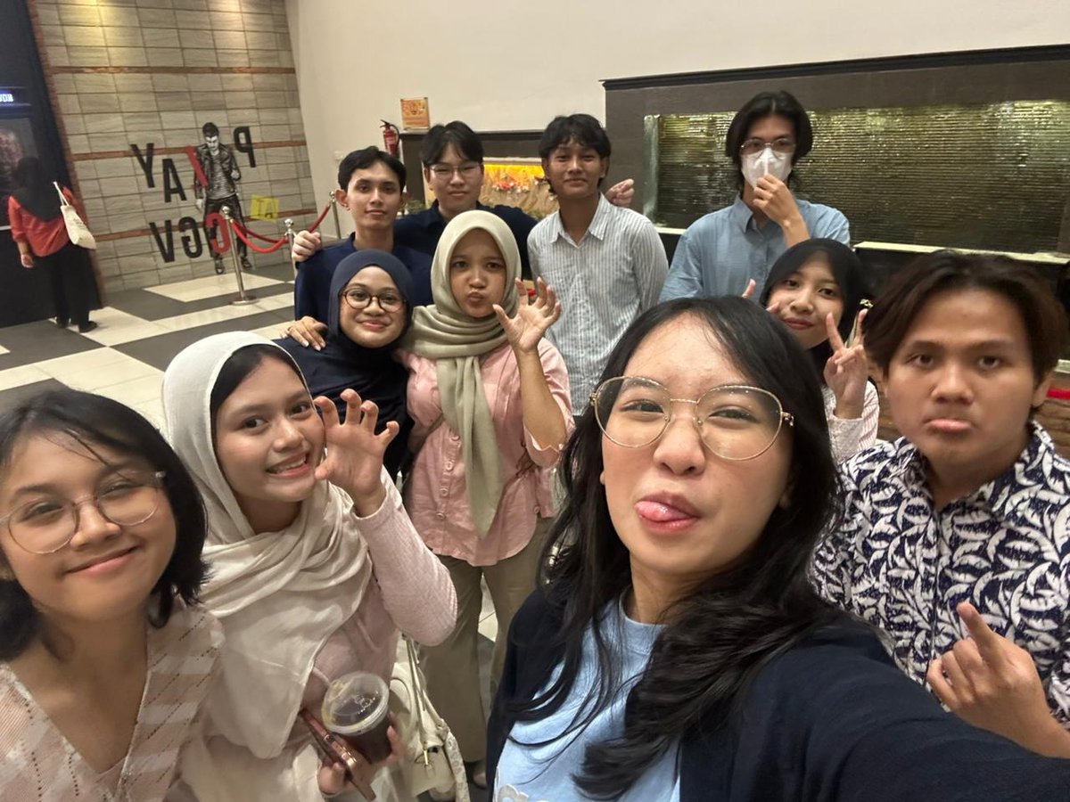 yaAsh 🧏🏻‍♀️ lagi pusing kuliah tweet media