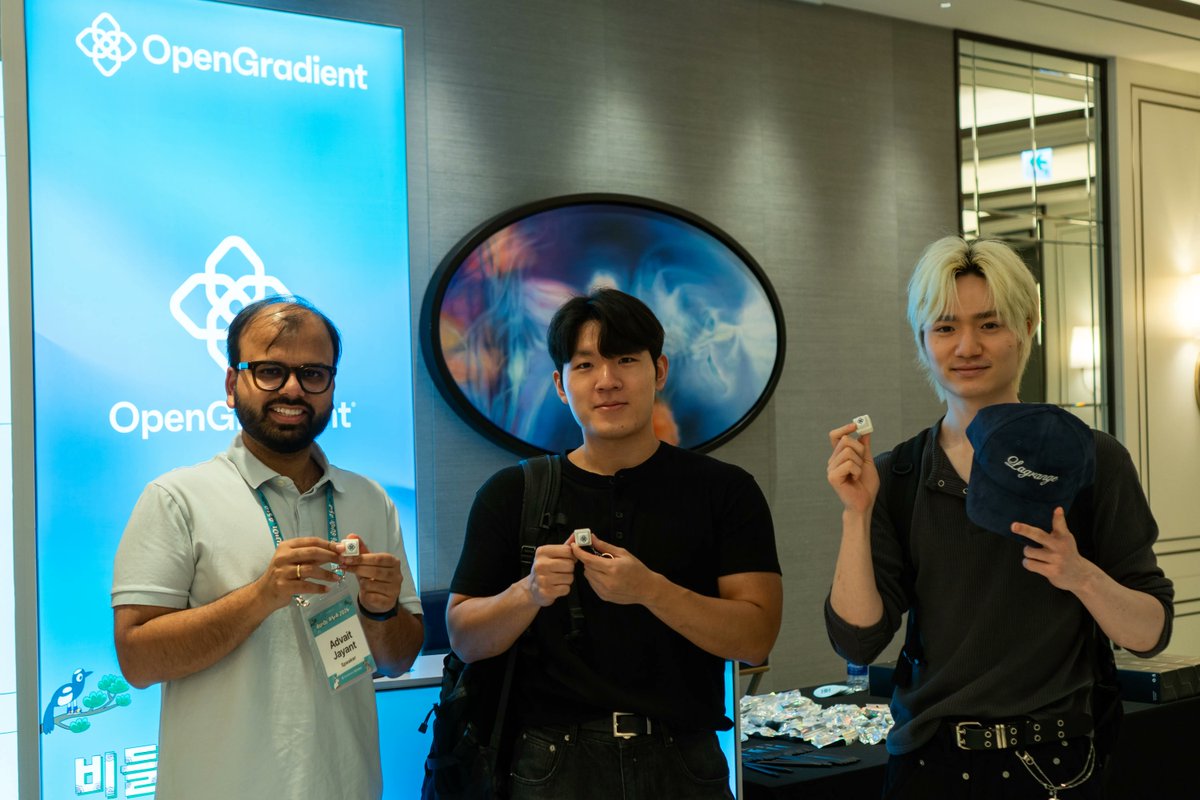 OpenGradient (∇, ∇) tweet media