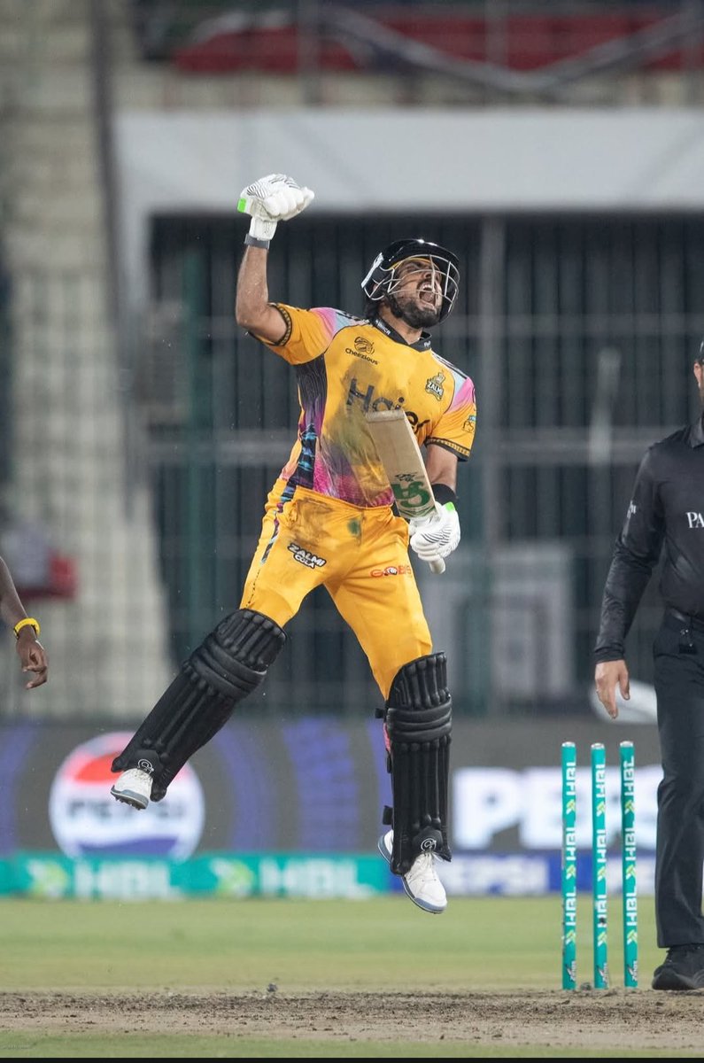 lemeasad_'s tweet photo. The finest response of the king .

#babar 👑 
#psl2026 https://t.co/0kOu9Jvxig