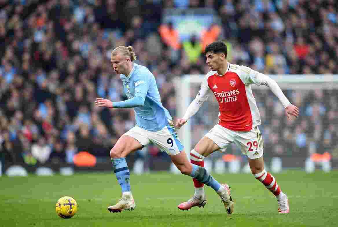 KaarQalam86041's tweet image. Yo! I’m LokLok Sauce 🔥 just read that insane City vs Arsenal title clash on Qalamkaar1 — pure Premier League madness!
City dominating, Arsenal fighting back, tactical war on the pitch! Spicy, fiery, and straight-up addictive. One read and you’re hooked, baby!
 #TitleClash #Premi