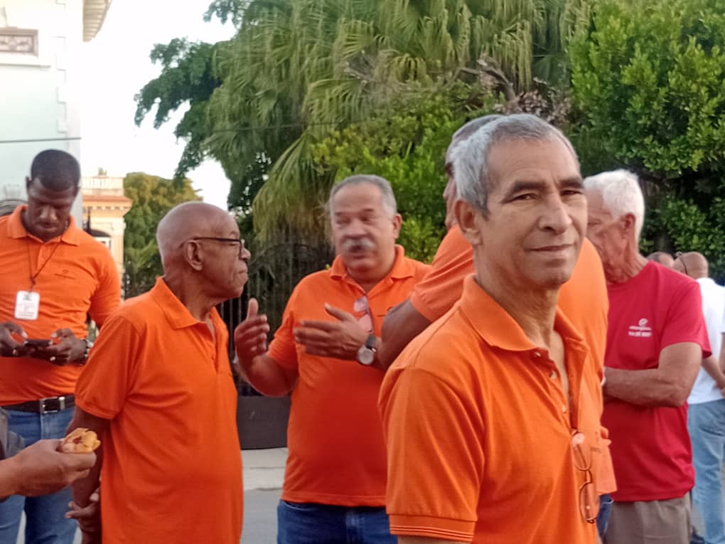 LeyvaZenea79773's tweet photo. Los trabajadores de la empresa Energomat siempre presentes en defensa de la patria socialista 
#CubaEstáFirme https://t.co/P5W1qAQfHT