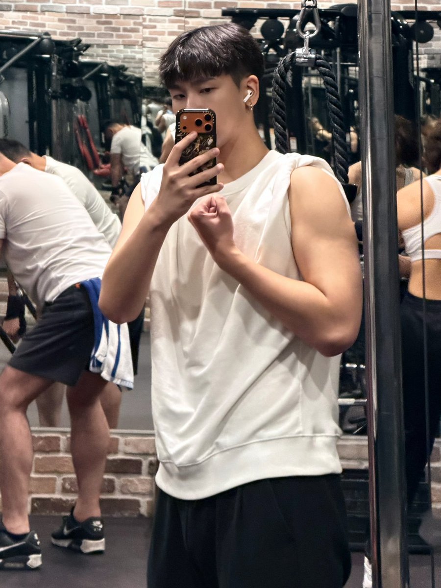 ㄒㄈ（原81.4Kg） tweet media