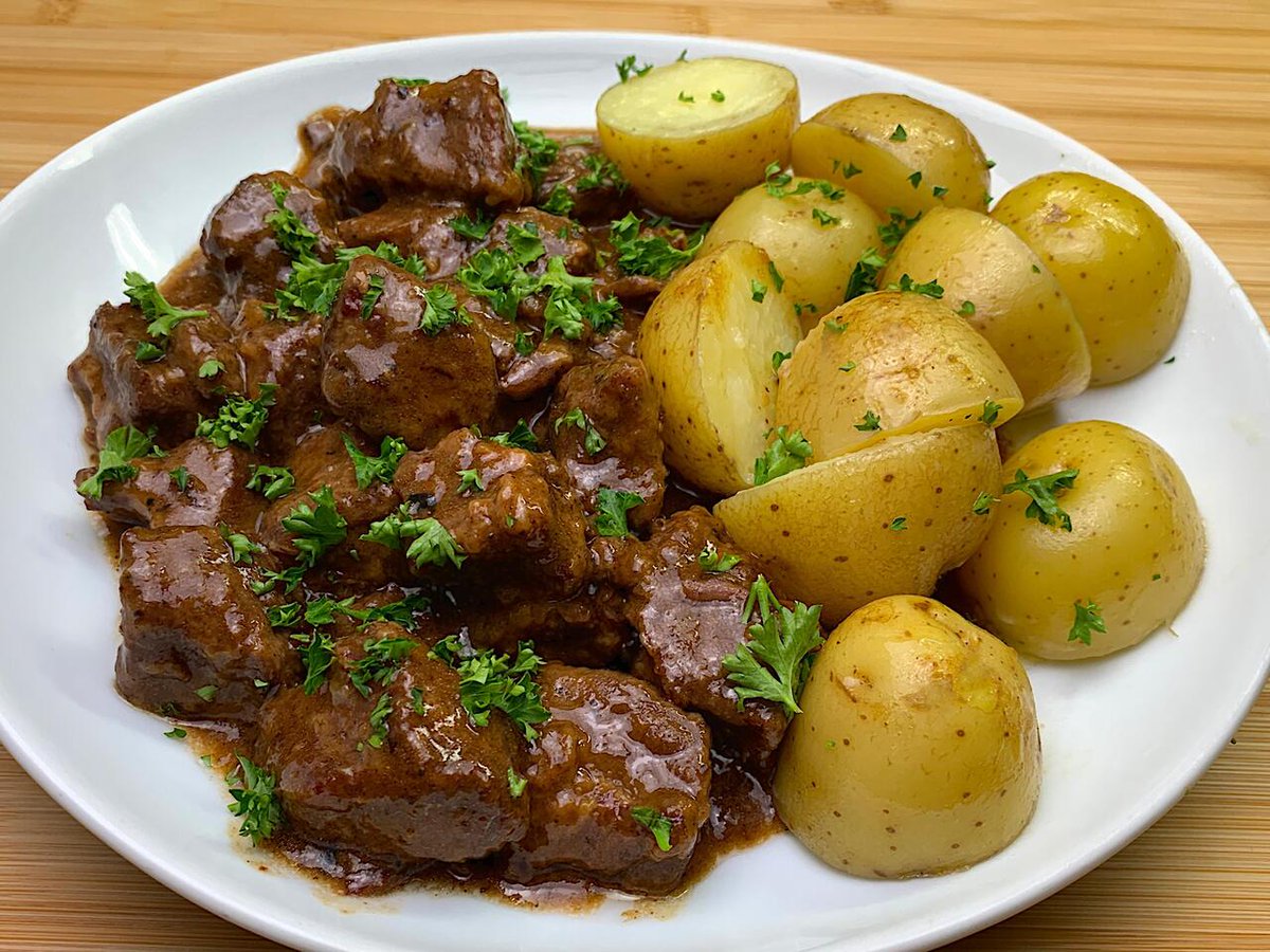 homevsfastfood's tweet image. [Homemade] Pepper Beef Stew with New Potatoes
#Homemade #PepperBeefStew #NewPotatoes #ComfortFood #FamilyDinner #homecooking #food #recipes #foodpic #foodie #foodlover #cooking #hungry #goodfood #homecookingvsfastfood