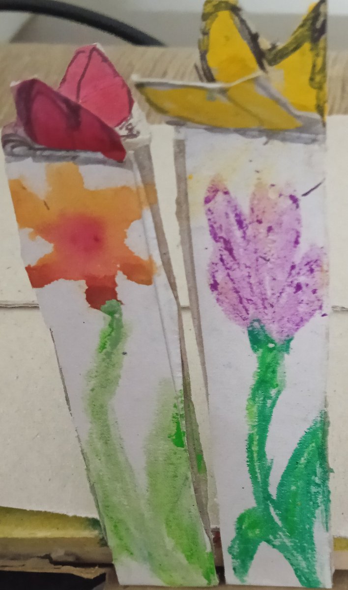 10sunshinegal's tweet image. Made more #Butterfly #bookmarks #upcycling box flaps coz #TheCraftySagittarius ♐ FB page had a very convincing post why 🦋 is #Sagitarrian #SpiritAnimal.
#Art &amp;amp; #Craft #meraki 4 #AkshayaTritiya b/w #PerfectCrown #kdrama savoring. 
#ButterflyBookmarks as #sun moves into #Taurus♉