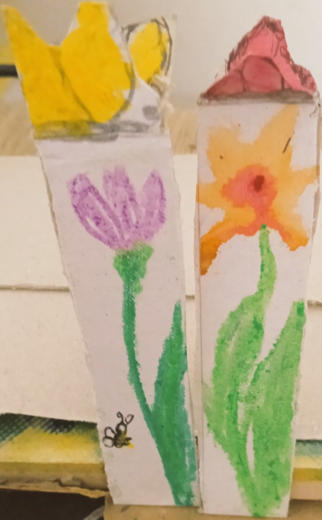 10sunshinegal's tweet image. Made more #Butterfly #bookmarks #upcycling box flaps coz #TheCraftySagittarius ♐ FB page had a very convincing post why 🦋 is #Sagitarrian #SpiritAnimal.
#Art &amp;amp; #Craft #meraki 4 #AkshayaTritiya b/w #PerfectCrown #kdrama savoring. 
#ButterflyBookmarks as #sun moves into #Taurus♉