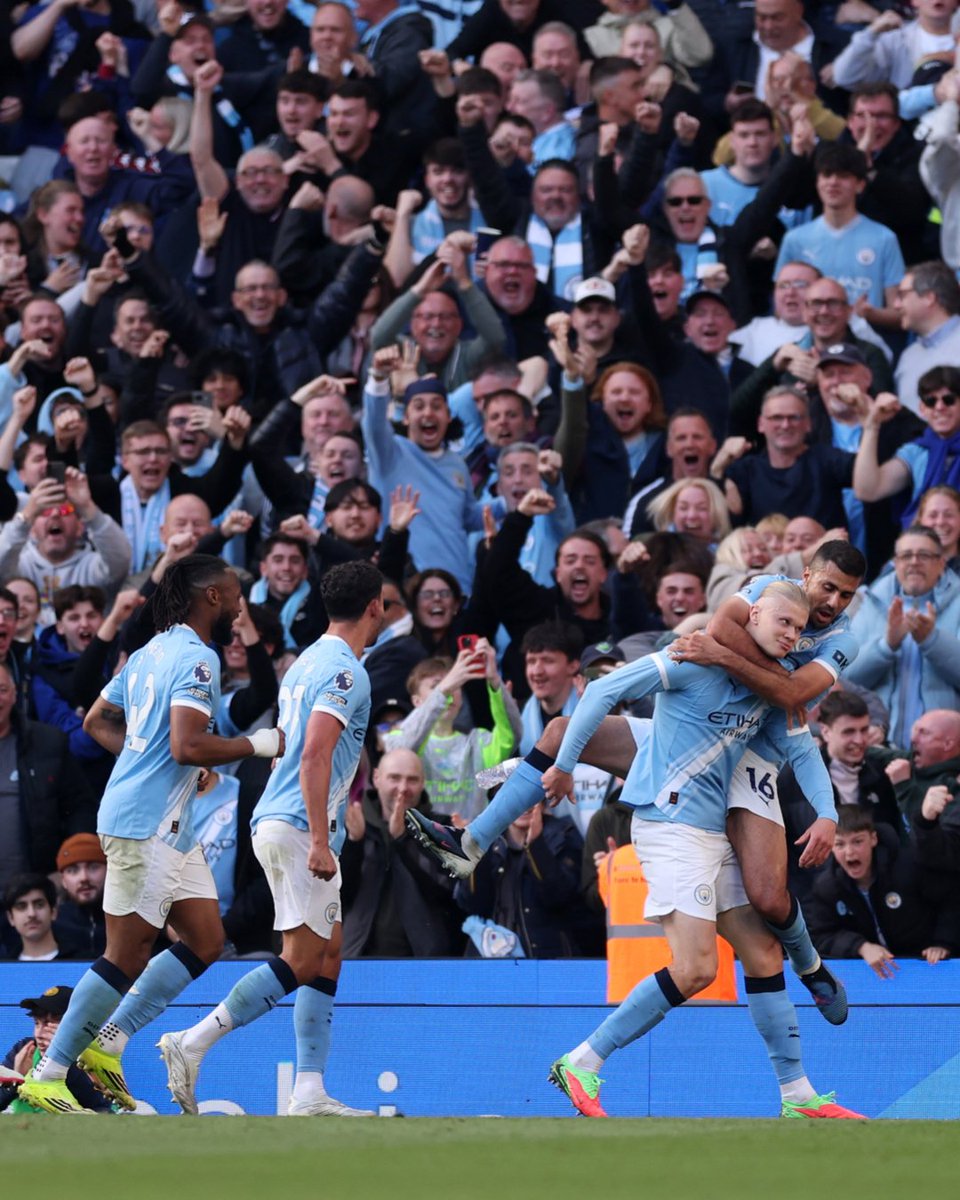 premierleague's tweet photo. Six Premier League goals for Erling Haaland against Arsenal 💪

You just can't keep him quiet 🤫 https://t.co/3yR6l7M1Jh