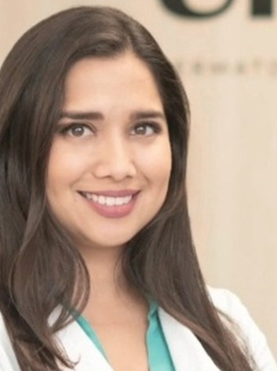 bajolalupaEC's tweet image. #Ecuador
Desde la sala de redacción de la clínica periodística ciudadana #BajoLaLupaEC recomendamos a nuestras audiencias a la Dra. Karla Cruz, especialista en estomatología clínica, y docente universitaria.

Una profesional de la salud con sólida formación, con trayectoria, y