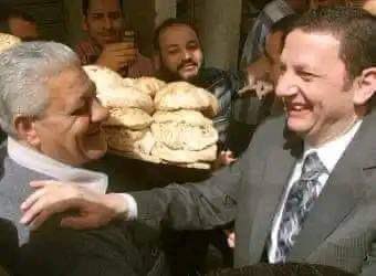 ghost_girl2023's tweet photo. كان المصريين يجلسون بالالاف يستمعون لخطب الشيخ كشك

ثم يفسحون الطريق لاعتقاله🙂 https://t.co/u4gY5CWTI6