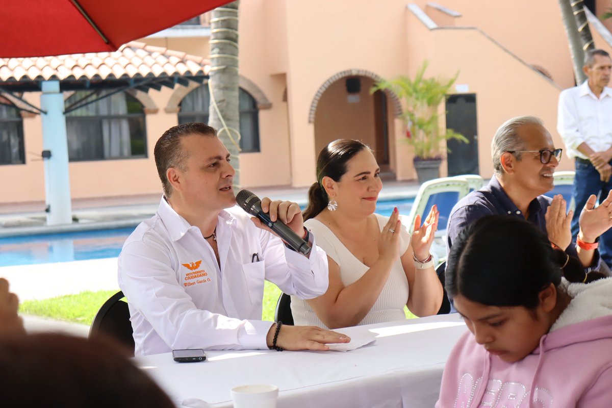 jesi_ortega's tweet photo. Hoy me reuní con liderazgos de #Temixco, de la mano de mi amigo Wilbert García Orozco. 🍊

Escuchar, sumar y construir desde lo local es el camino para lograr el municipio que queremos y el #Morelos que soñamos. 

¡Que tengan un excelente domingo! 🧡 https://t.co/3rWOGwbJ2r