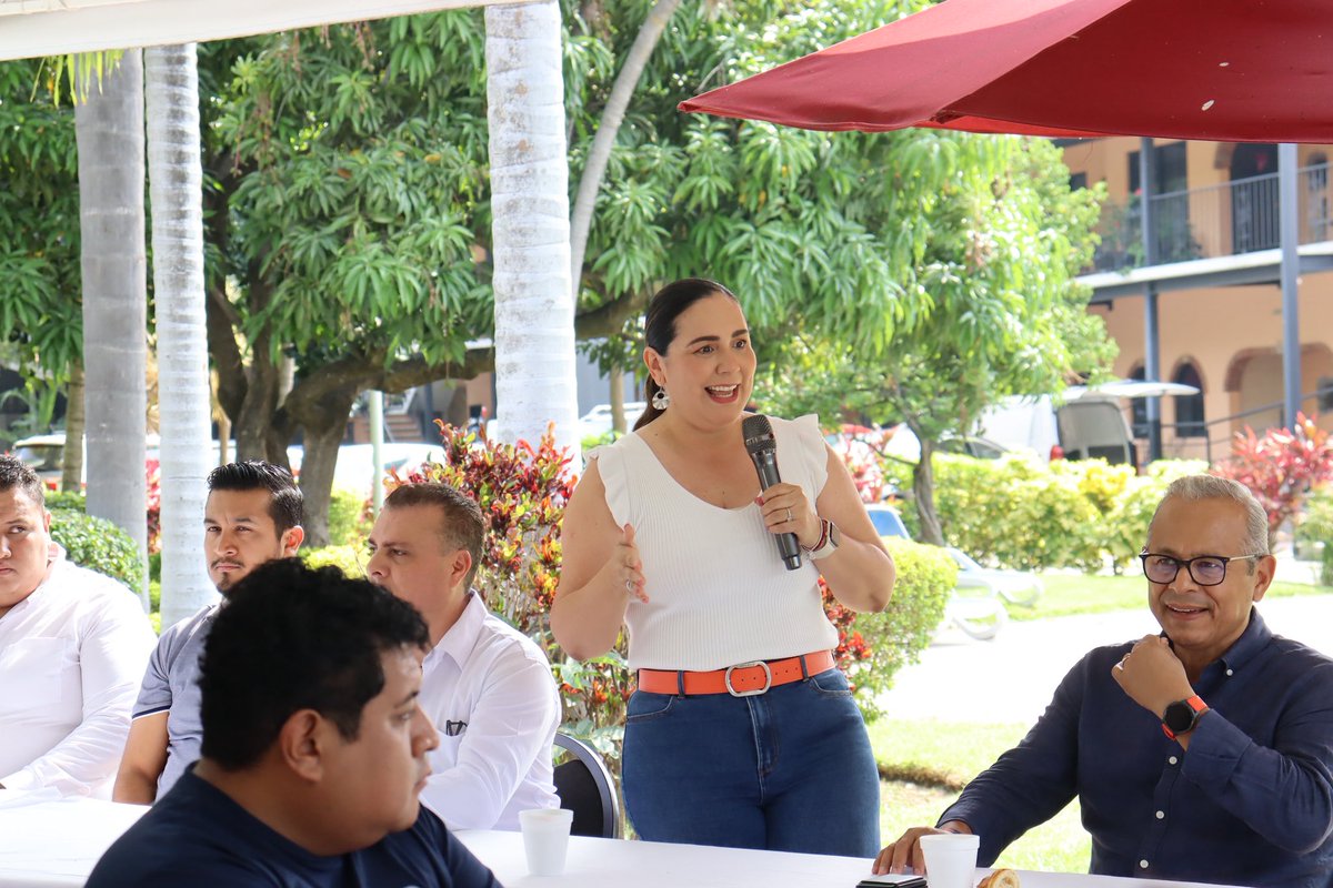 jesi_ortega's tweet photo. Hoy me reuní con liderazgos de #Temixco, de la mano de mi amigo Wilbert García Orozco. 🍊

Escuchar, sumar y construir desde lo local es el camino para lograr el municipio que queremos y el #Morelos que soñamos. 

¡Que tengan un excelente domingo! 🧡 https://t.co/3rWOGwbJ2r