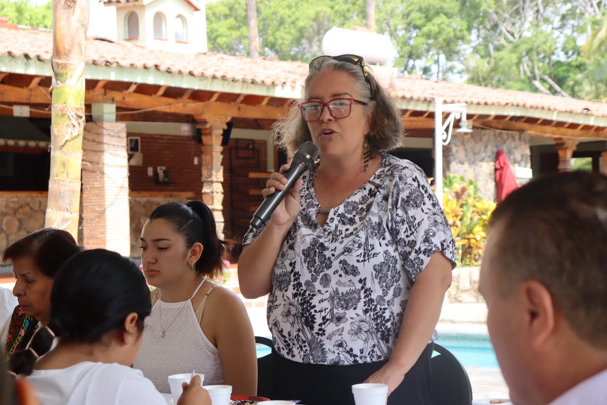 jesi_ortega's tweet photo. Hoy me reuní con liderazgos de #Temixco, de la mano de mi amigo Wilbert García Orozco. 🍊

Escuchar, sumar y construir desde lo local es el camino para lograr el municipio que queremos y el #Morelos que soñamos. 

¡Que tengan un excelente domingo! 🧡 https://t.co/3rWOGwbJ2r