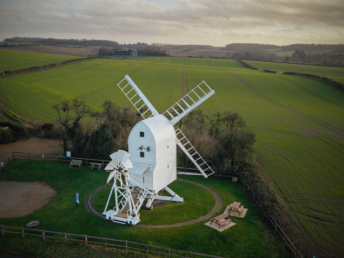 UKDroneClub's tweet image. A stunning few shots of the Great Chishill Windmill 💨 

📷 by charlieabbottuk on The Daily Photo Thread.

📨 Post your own images and see what members are up to on the Grey Arrows Drone Club forum — link in profile!

#UKDroneClub #droneshot #dronephotography #GreatChishill