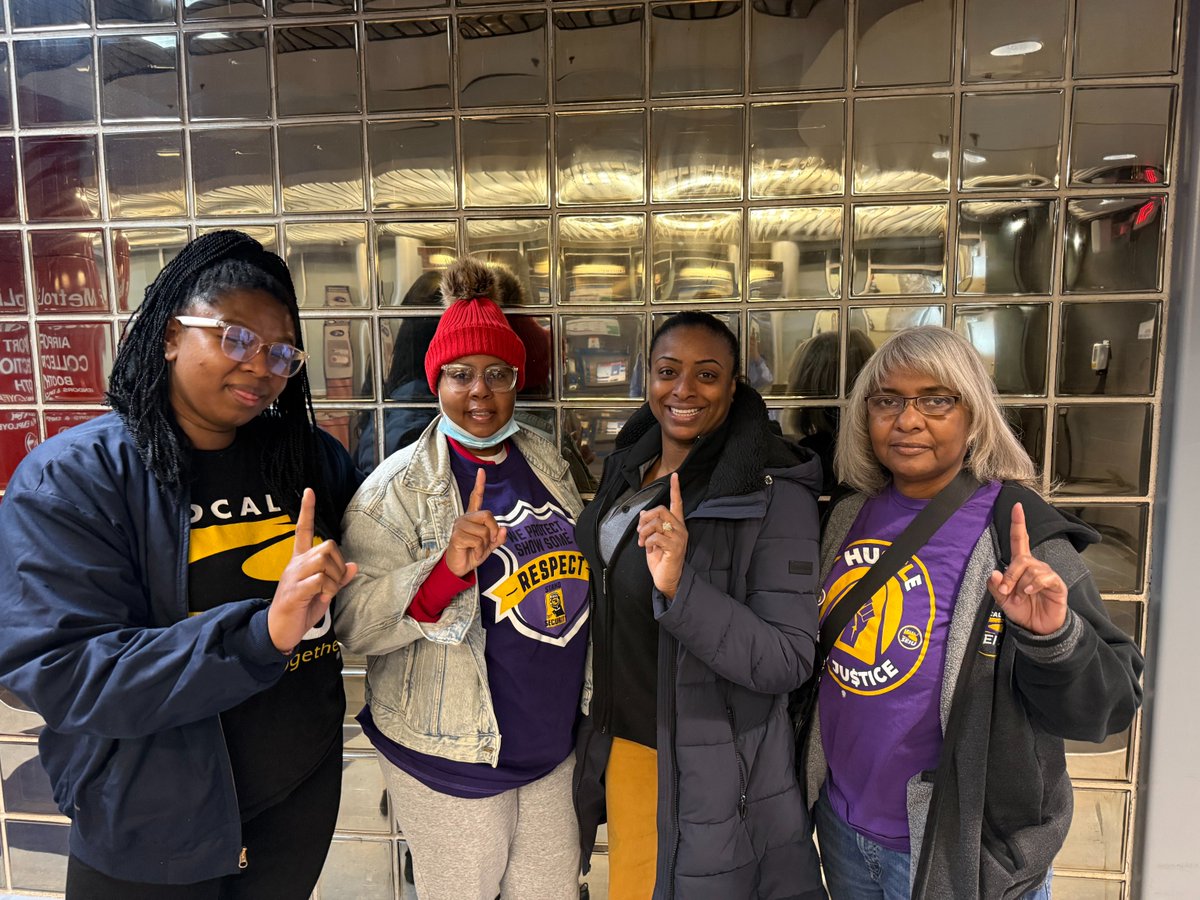 SEIULocal1's tweet photo. Security officers employed by @GardaWorld and keep @flystl running 24/7/365 are headed back to the bargaining table tomorrow to negotiate their FIRST UNION CONTRACT.

It's time for a FAIR CONTRACT that includes fair pay, respect on the job, and adequate working conditions! https://t.co/XBwGntqeGU