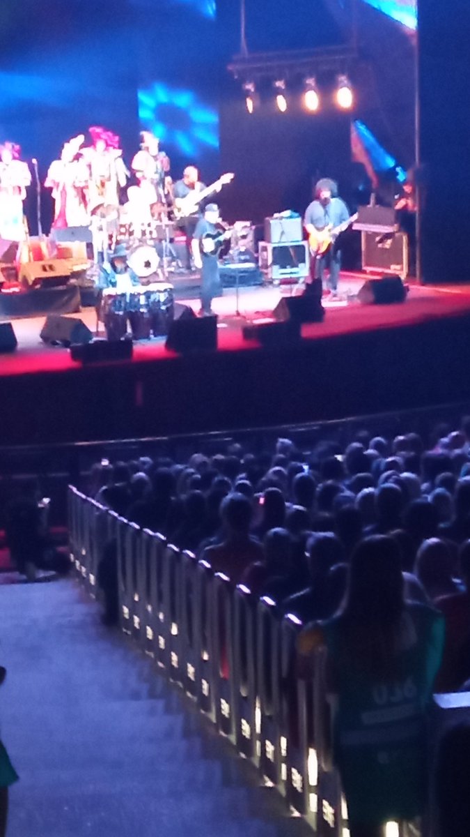 ElTilo1954's tweet photo. Ayer Disfrutamos de TERAPIA DE MURGA en el  @teatrodeverano. Pudimos ver a Rubén Rada, @GiecoLeon,  a los Cardozo y @LaCatalinaok.  Cada uno con su gran banda y solistas. El compromiso de un gran espectáculo,  la emocion de verlos a todos. Intactos los sueños. GRACIAS https://t.co/x5n78C4ely
