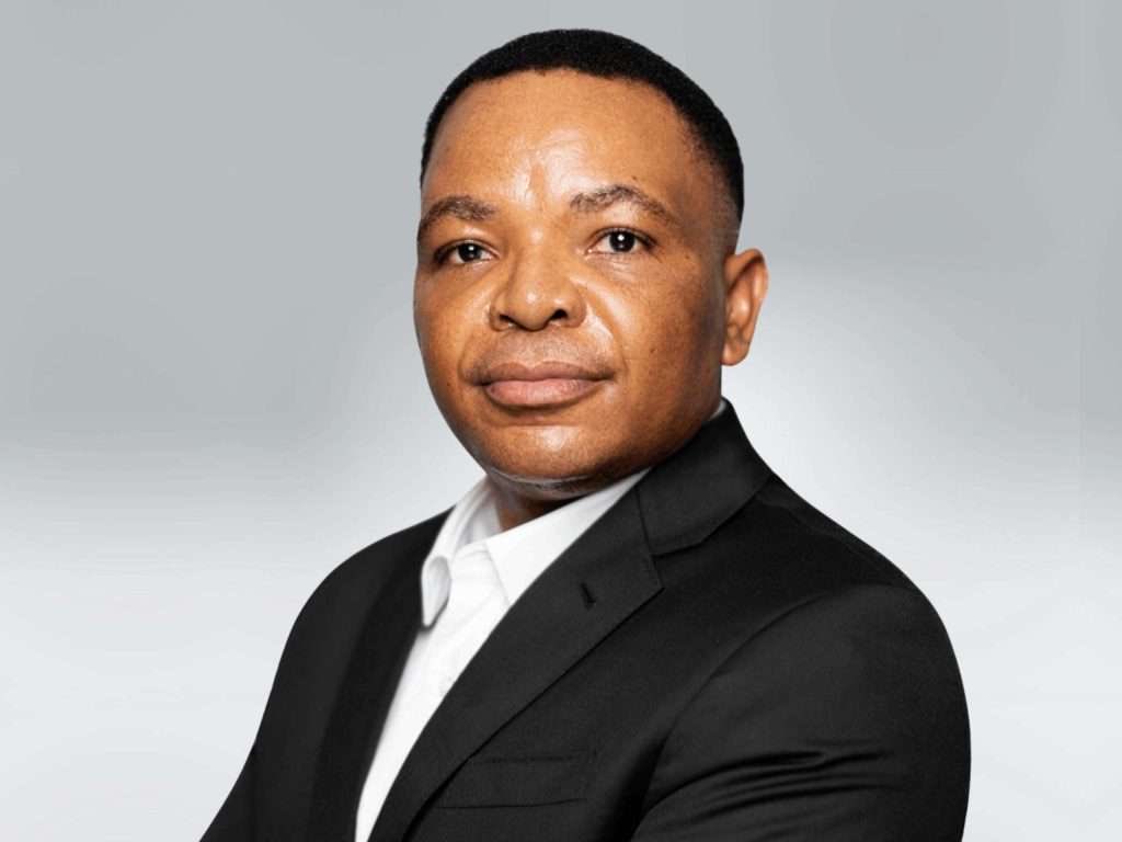 mmodiba10's tweet image. The Ekurhuleni official who has been arrested is none other than the new City Manager of Ekurhuleni, Kagiso Lerutle. 

He previously served as the CFO of the municipality. 

As it stands, the only Ekurhuleni official who hasn’t been charged, is the suspended CIO ( whistleblower)