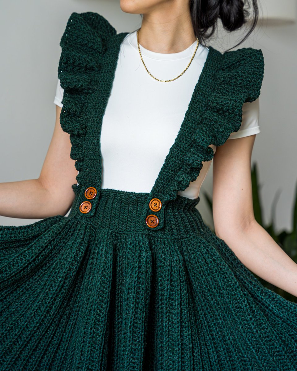 tcddiy's tweet photo. Pretty pinafore action! 
Pattern No. 653

💕 Tutorial &amp; Pattern now live! 
#crochet #crochetclothes #moderncrochet #tcddiy #handmadestyle 

Fun fact: Love a sunset🌄 https://t.co/VFoz0jDMKR