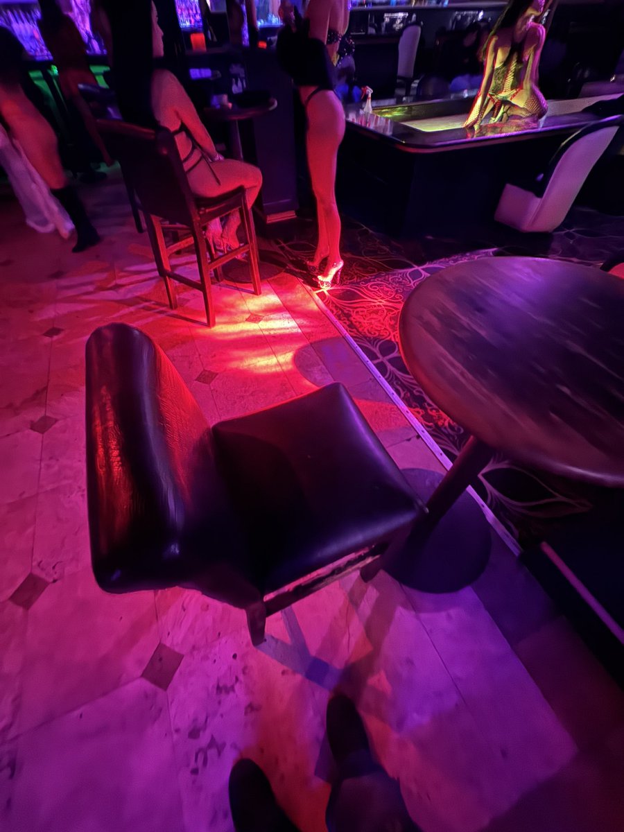 nascarnecro's tweet photo. god i love her so much at the strip club snorting coke off my ex’s tits n stripper her friends life is bliss :3 https://t.co/epZxhoyiBQ