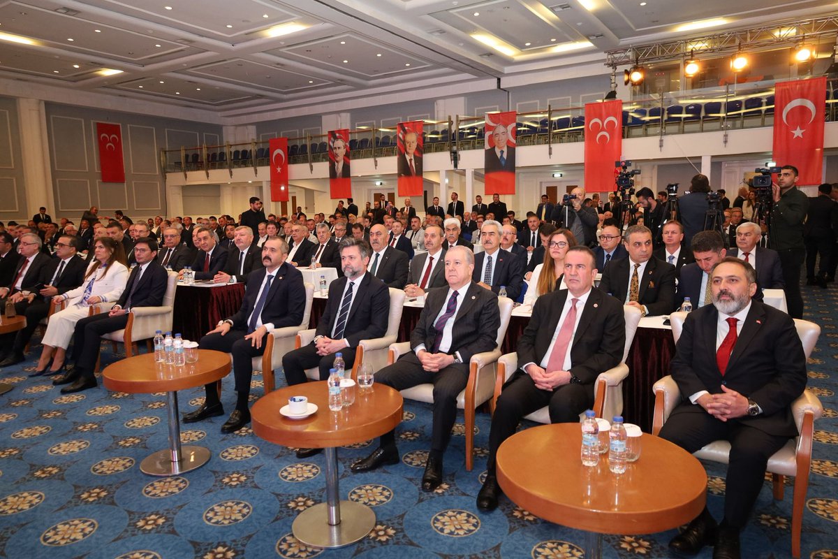 MHP_Bilgi's tweet photo. Genel Başkanımız Sayın Devlet Bahçeli’nin himayelerinde, Yerel Yönetimlerden Sorumlu Genel Başkan Yardımcısı Sadir Durmaz’ın başkanlığında “Geleneksel Belediye Başkanları İstişare ve Değerlendirme Toplantısı” gerçekleştirildi. https://t.co/K1v5FsCWVB