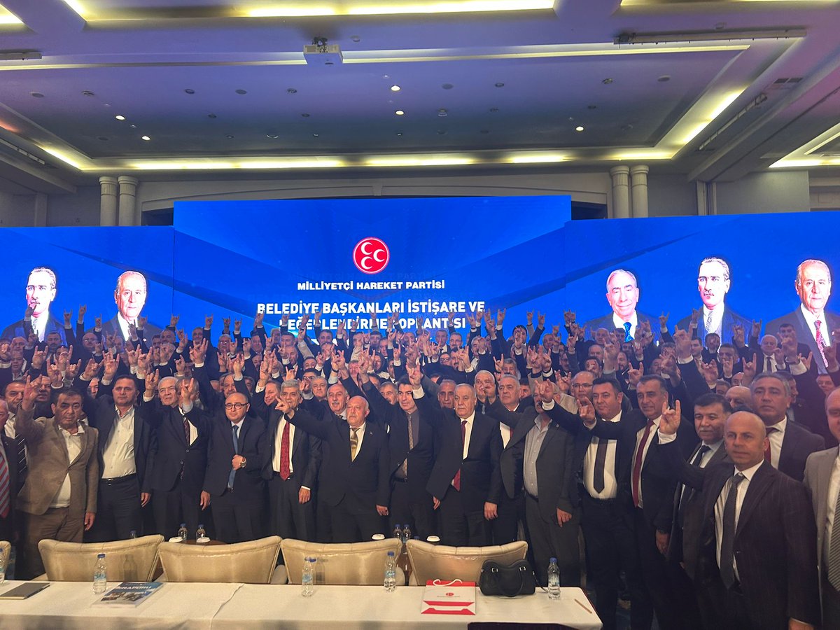 MHP_Bilgi's tweet photo. Genel Başkanımız Sayın Devlet Bahçeli’nin himayelerinde, Yerel Yönetimlerden Sorumlu Genel Başkan Yardımcısı Sadir Durmaz’ın başkanlığında “Geleneksel Belediye Başkanları İstişare ve Değerlendirme Toplantısı” gerçekleştirildi. https://t.co/K1v5FsCWVB