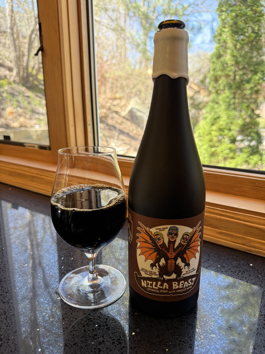pejacoby's tweet image. Taking inspiration from @BradWaldera had to crack this @JunkyardBrewing 2024 Nilla Beast from Outer Space

Syrupy sweet with bourbon and vanilla and vanilla and VANILLA and a marshmallow finish. Dessert! 🍨 

#itsAlwaysStoutSeason #stout