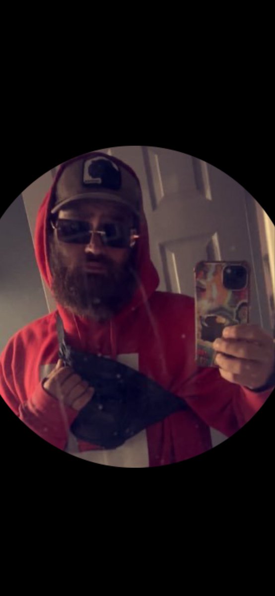 bobochales's tweet photo. @BizzyWitdaIzzyy @RavensEra0212 @earle_leighton @TheFlockOpinion Even a little kid has bigger hands than you. GTFO you fucking dwarf 🤣🤣🤣 https://t.co/ZQHb5n7fP9
