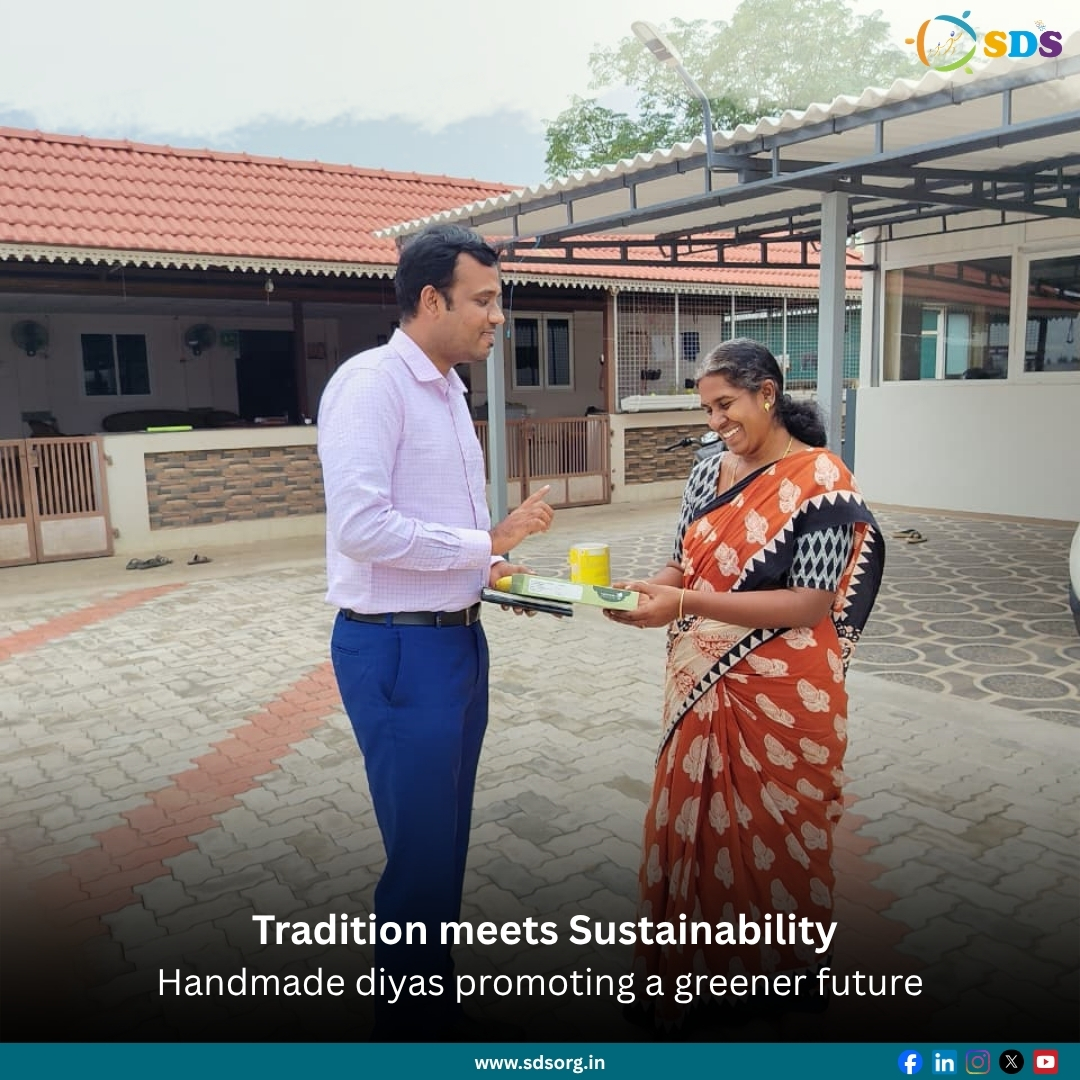 SocietySamvedna's tweet image. Lighting the future, the natural way 🌱
Eco-friendly diyas made with Panchagavya—where tradition meets sustainability. ✨
#EcoFriendly #Sustainability #MadeInIndia #VocalForLocal #GoGreen