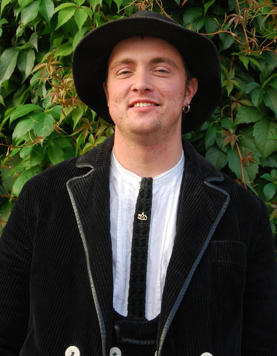 Die ganze Geschichte tweet media