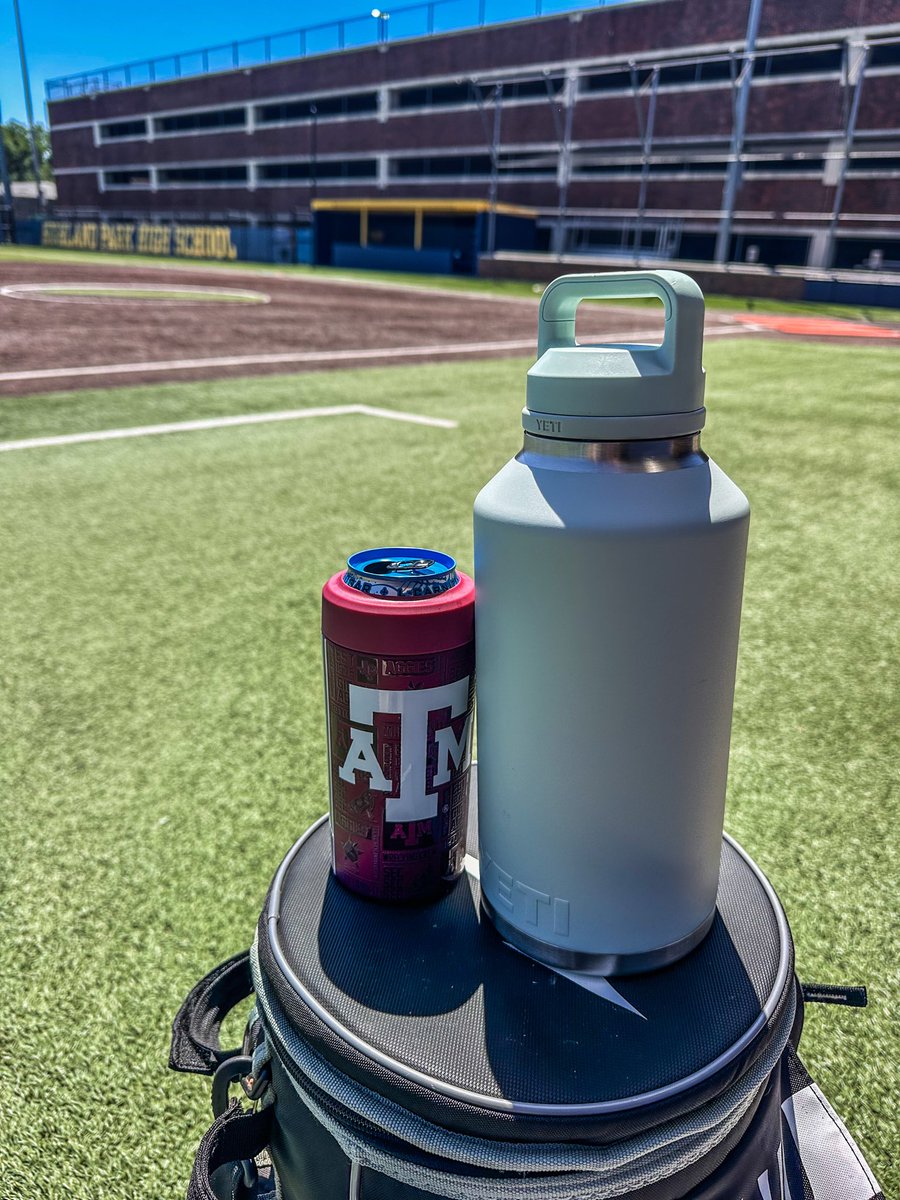 a_williams_tx's tweet image. Beautiful weather for SB practice 🥎

#sundayvibes 
#softball 
#coachlife