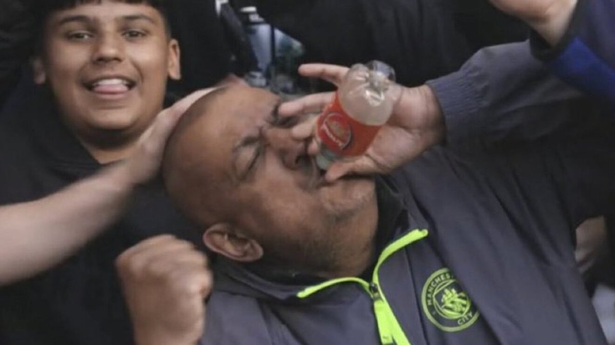 Watch_LFC's tweet photo. Drink it in Gooners 😭😂 https://t.co/NXngWoTADZ