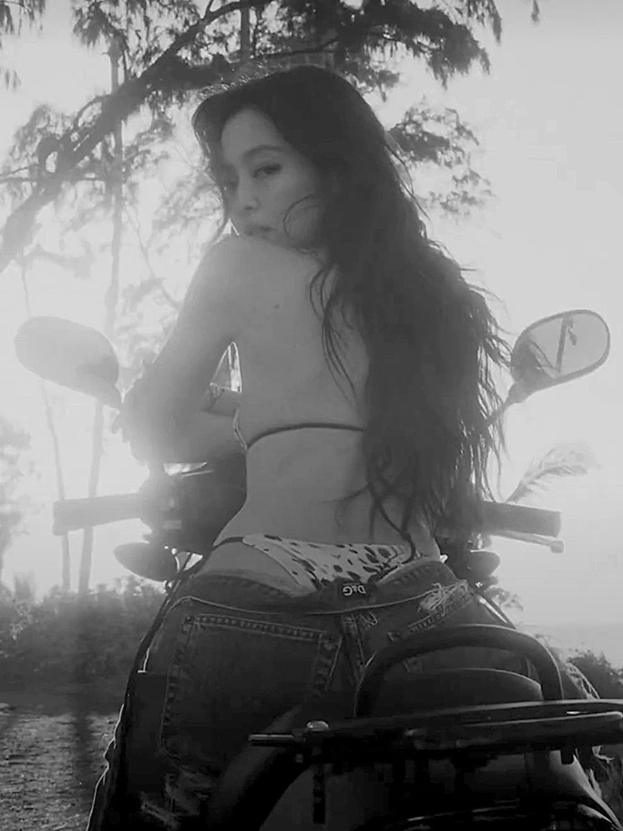 jennie pics tweet media