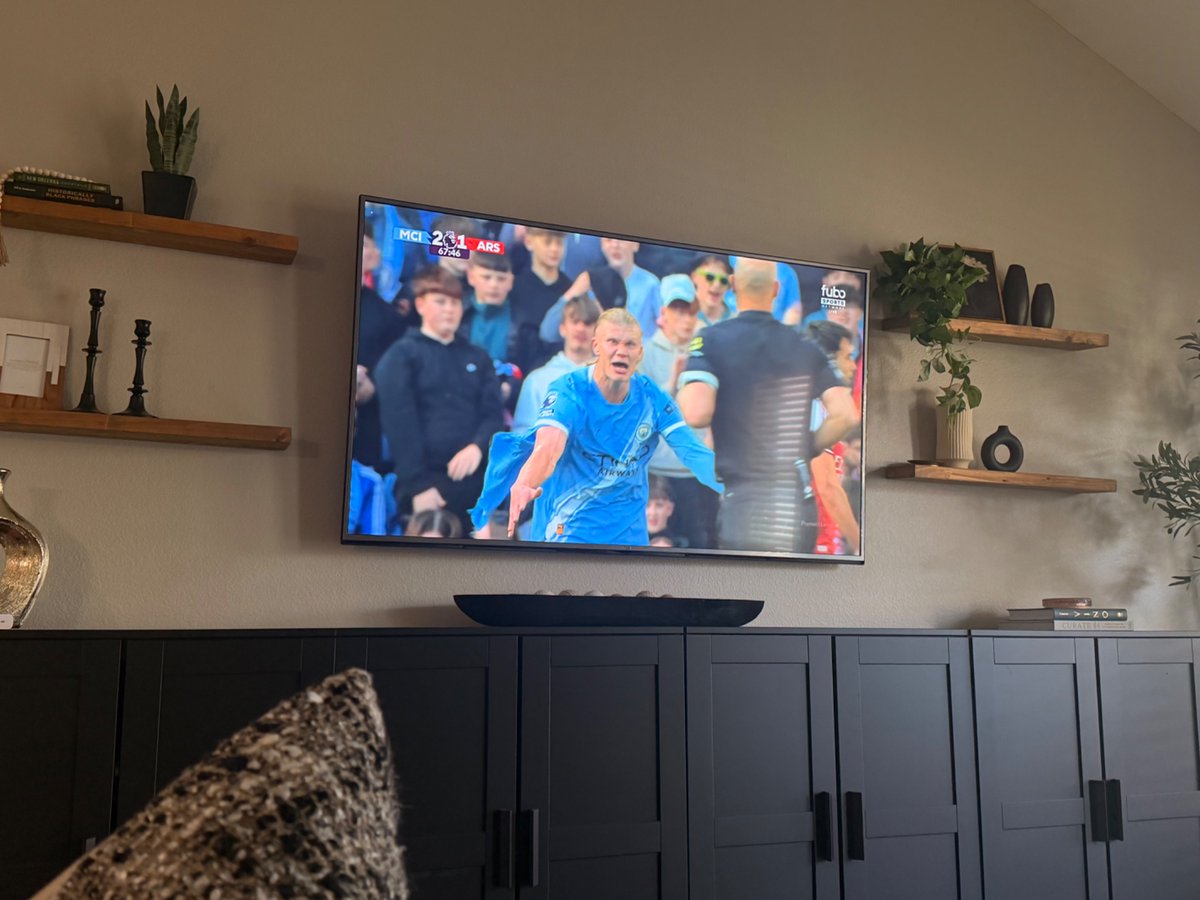 CraigDIngram's tweet photo. Watching Man City vs Arsenal before my own game in a few hours.

#mancity #arsenal #premieleague #football #soccer #Futbol #ecnl #mlsnext https://t.co/Hqk59kpRCV