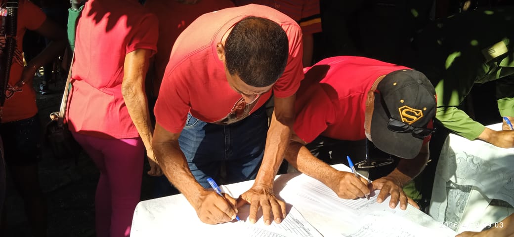 BarceloOrt92635's tweet photo. #TodasLasManosTodas porque #LaPatriaSeDefiende y #GirónEsHoy
En #ProvinciaGranma #MiFirmaPorLaPatria https://t.co/61GUFBcz0b