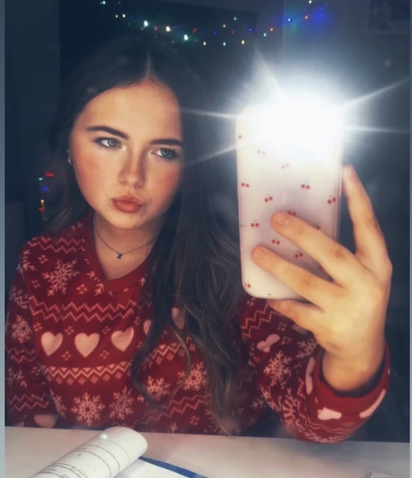 Mmdmemeneks tweet media