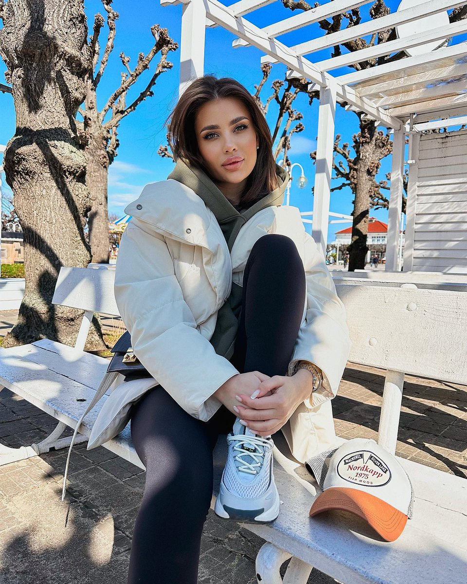 amelia_5464's tweet image. Quiet luxury isn’t about showing off — it’s about knowing. What fits. What lasts. What holds value. #QuietLuxury #Elegance #SoftLife