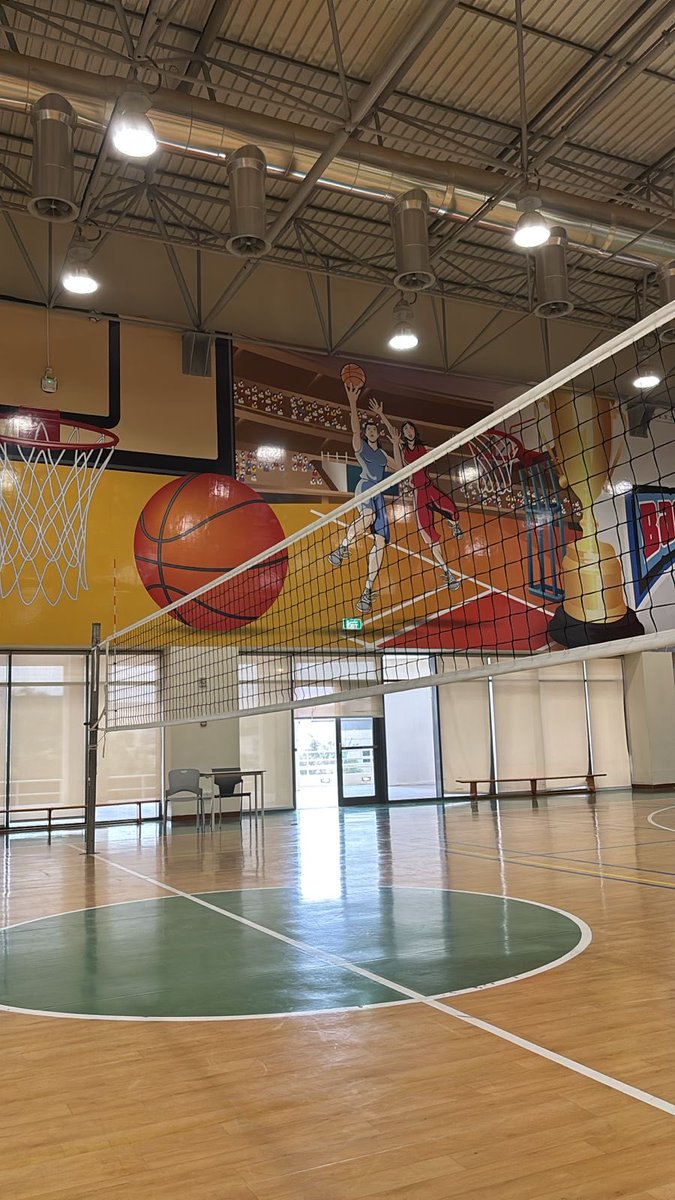 clsscKSU's tweet photo. بالتعاون مع الإدارة العامة للشؤون الرياضية، شارك النادي الرياضي للطالبات بكلية اللغات وعلومها في مباراة كرة الطائرة بين طالبات جامعة الملك سعود 🤩، ونبارك لفريقنا الفوز على كلية الحقوق 🥇🏆.
نشكر فريقنا على اللعب الجميل وعضواتنا على التشجيع ⭐. https://t.co/MHNHxZMmHH