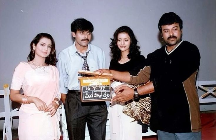 filmytopics's tweet image. పవన్ కళ్యాణ్ బద్రి మూవీ ఓపెనింగ్ ఈవెంట్. చీఫ్ గెస్ట్ గా హాజరైన మెగా స్టార్ చిరంజీవి. పవన్ కళ్యాణ్ డైలాగ్స్, మేనరిజమ్స్... పూరి జగన్నాథ్ టేకింగ్.. సూపర్...
#Tollywood #TeluguCinema #Pawankalyan