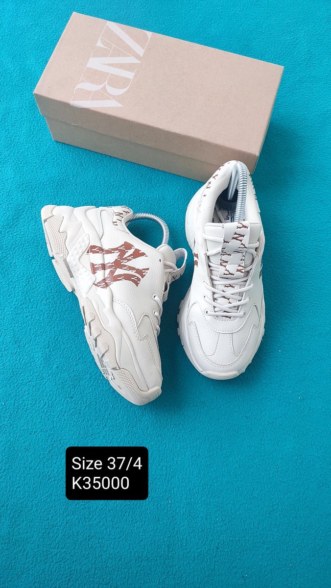 Tee_hearts's tweet photo. Quality kaunjika shoes available in blantyre chirimba 
0881950108 https://t.co/73FEv48geQ