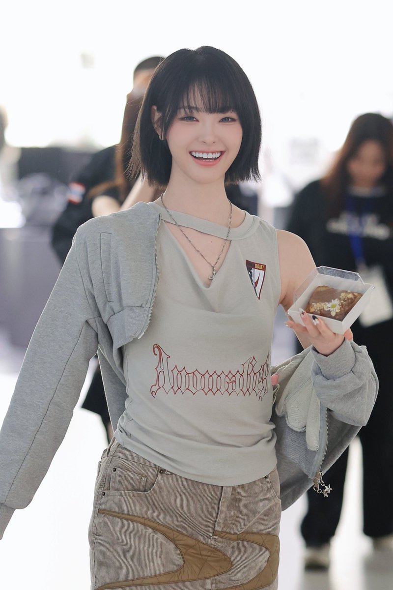 tripleS FC 継続特典 objekt リン Lynn AA352A tripleS Stage Name: Lynn (린 / リン) Birth Name: Kawakami Lynn